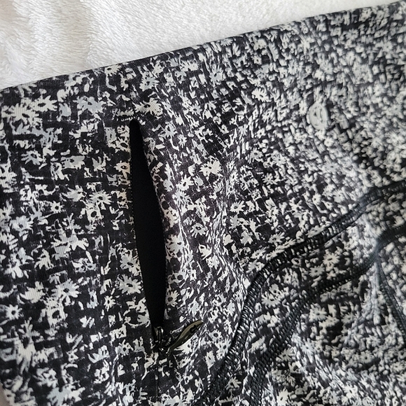 Lululemon Sole Training 7/8 Tight Sheer Mesh Panel Daisy Dust Alpine Black‎ - Picture 12 of 15